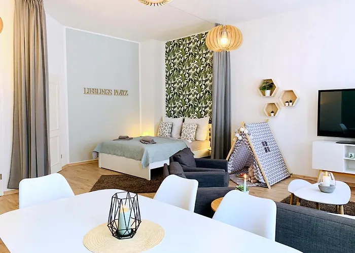 Zentrumsnahe Ferienwohnung Mit Ruhigem Balkon - \